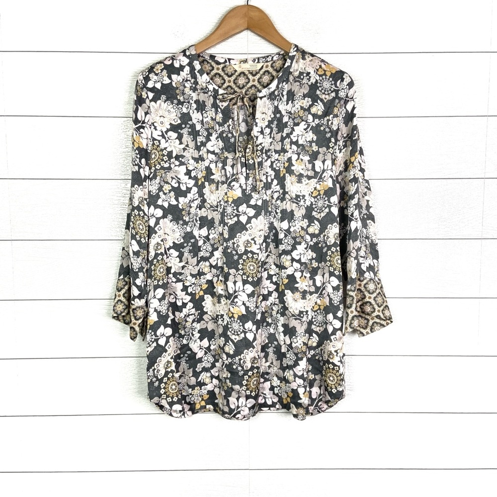 Floral Print Women's Top - Black and White